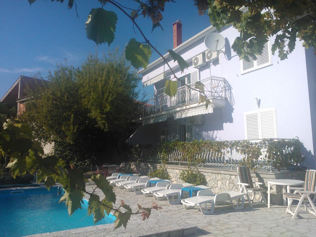 Apartments Jerine Tribalj Exterior foto